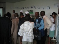 Visiteurs au stand : cliquer pour aggrandir